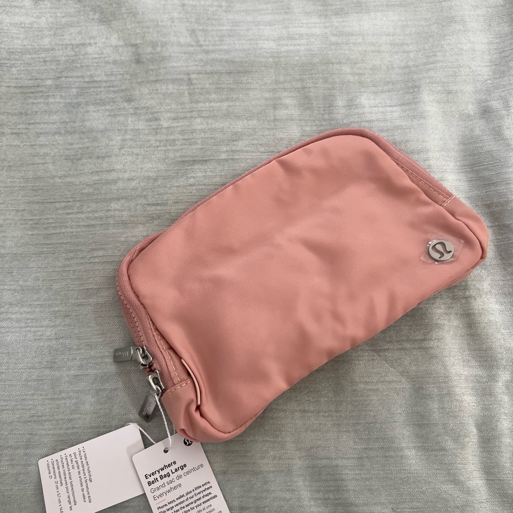 Lululemon Pink 2L belt bag